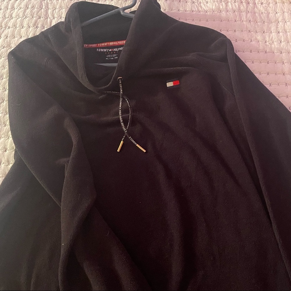 Tommy Hilfiger sweater